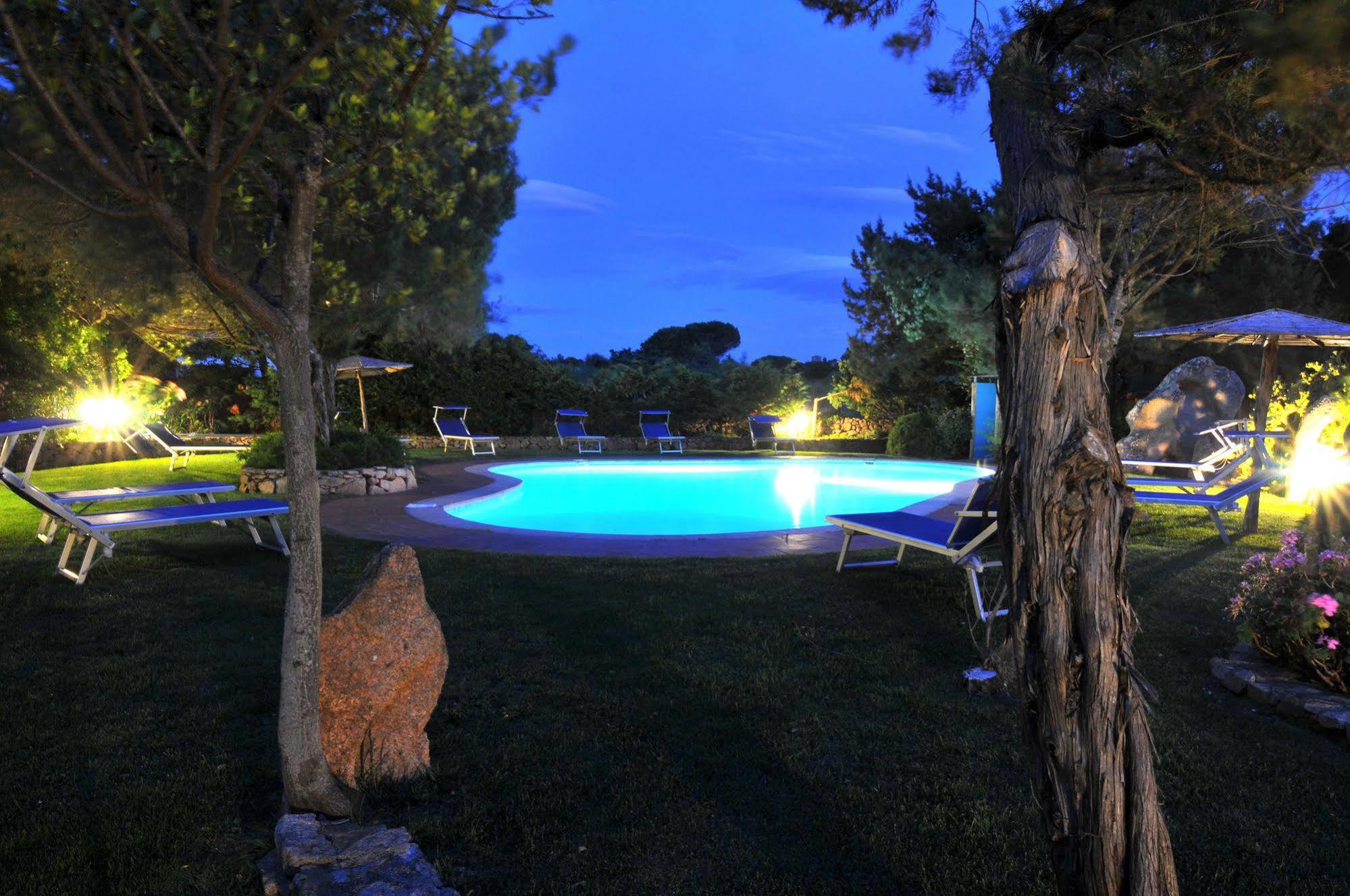 Hotel Il Piccolo Golf Porto Cervo Exterior photo